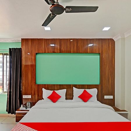 Hotel O Hi5 Days Inn Premium ブバネーシュワル エクステリア 写真