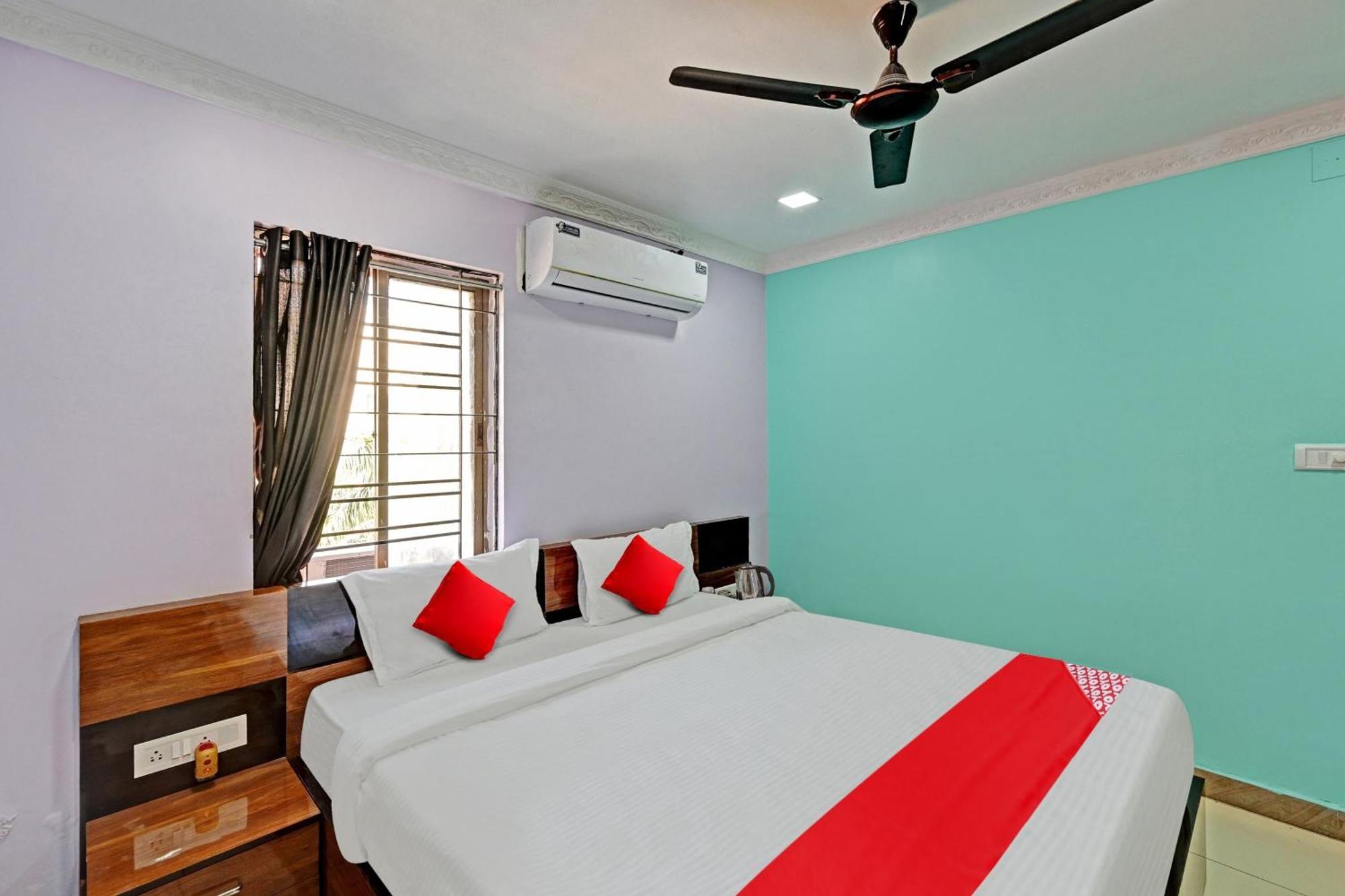 Hotel O Hi5 Days Inn Premium ブバネーシュワル 部屋 写真