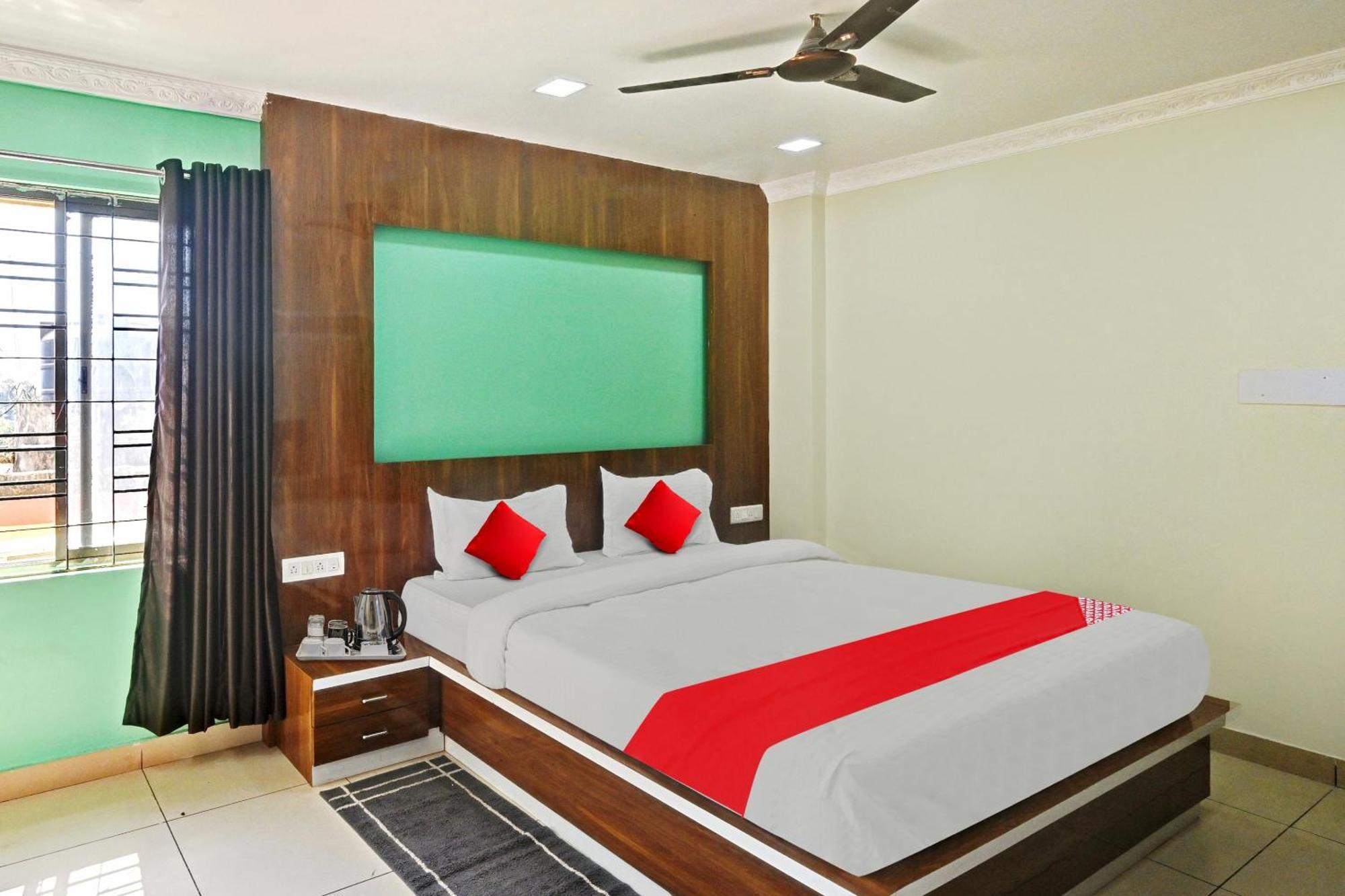 Hotel O Hi5 Days Inn Premium ブバネーシュワル 部屋 写真