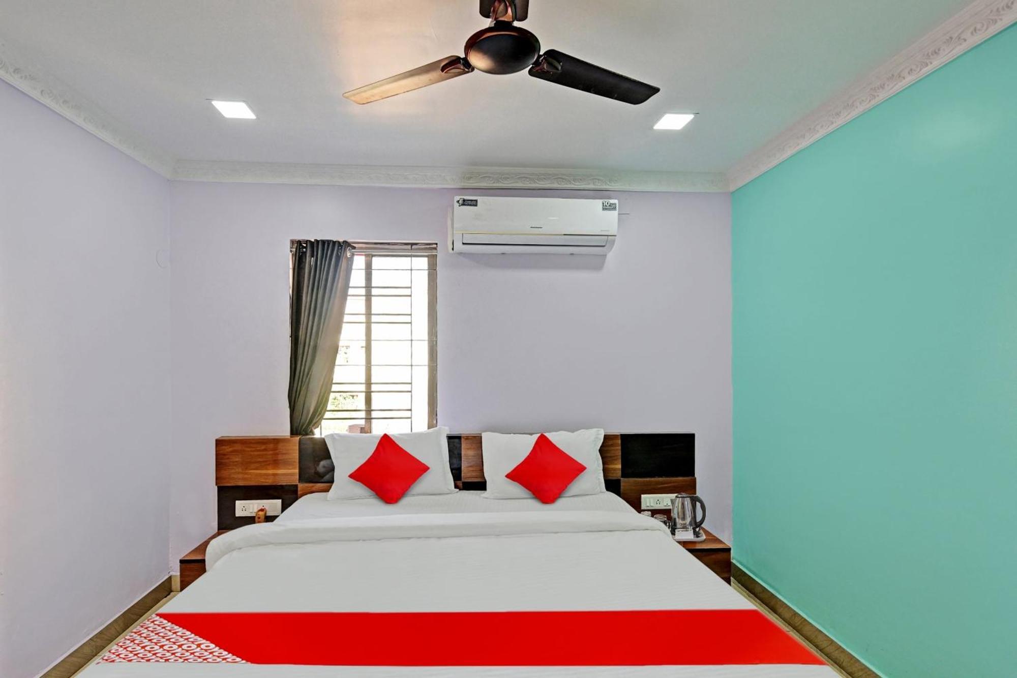 Hotel O Hi5 Days Inn Premium ブバネーシュワル 部屋 写真