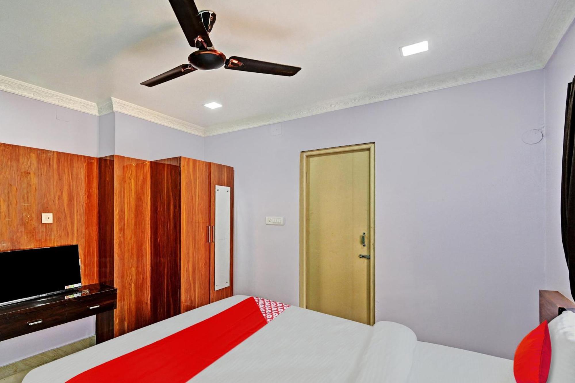 Hotel O Hi5 Days Inn Premium ブバネーシュワル エクステリア 写真